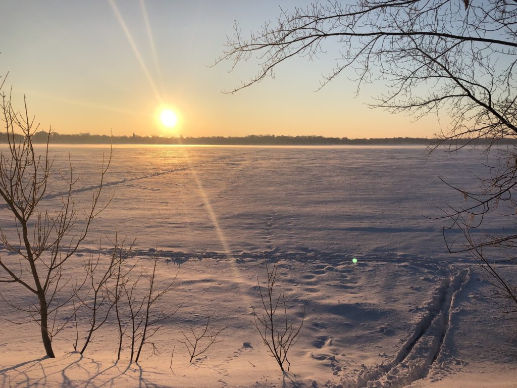 A sunrise over lake Bde Maka Ska